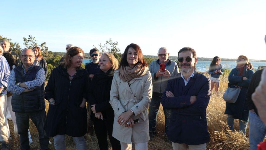 Francina Armengol, Alejandra Ferrer, Ana Juan y Rafael Ramírez en el homenaje a la República. | C.C.