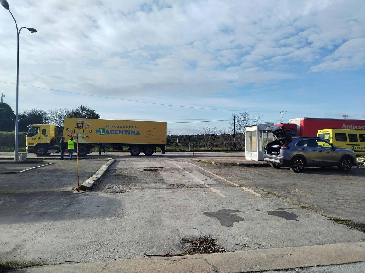 Estado de las instalaciones para examinarse del carné de conducir en Plasencia Estado de las instalaciones para examinarse del carné de conducir en Plasencia