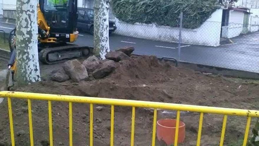 Obras para solventar la avería en Virgen del Carmen. // S.A.