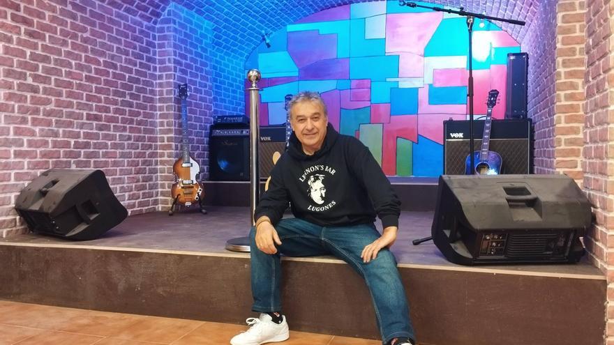 Reabre el mítico bar &quot;Lennon&#039;s&quot; de Lugones: &quot;Quería mantener este templo, es mi vida&quot;