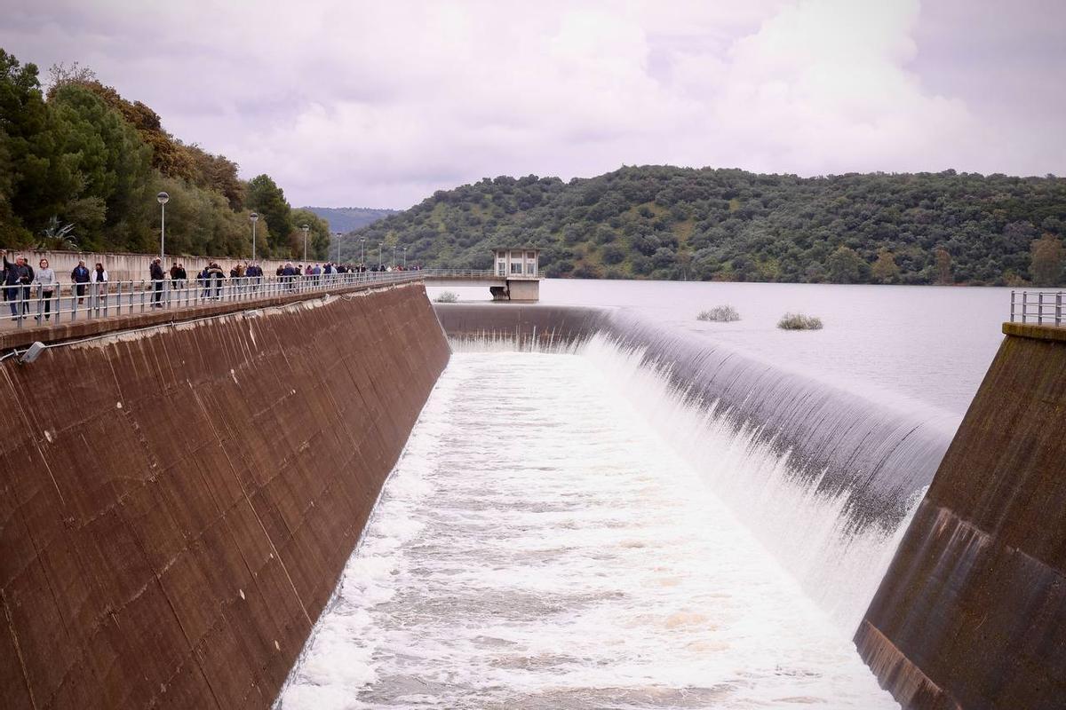 Imagen del embalse de Navallana este domingo.
