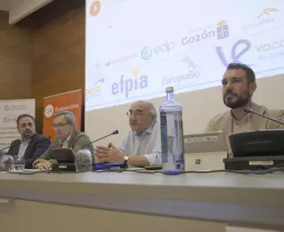 Los aranceles tienen "en un sinvivir" a la industria asturiana, según los economistas