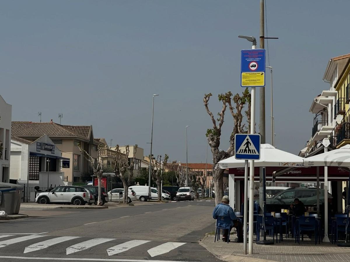 La señalización de las cámaras en la avenida Verge del Puig.