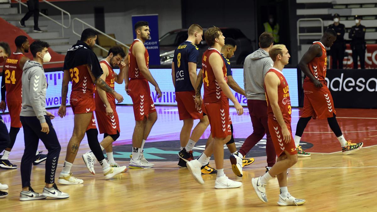 La plantilla del UCAM durante un partido esta temporada.