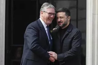 Zelenski refuerza la colaboración militar con el Reino Unido a las puertas de la cumbre de la OTAN