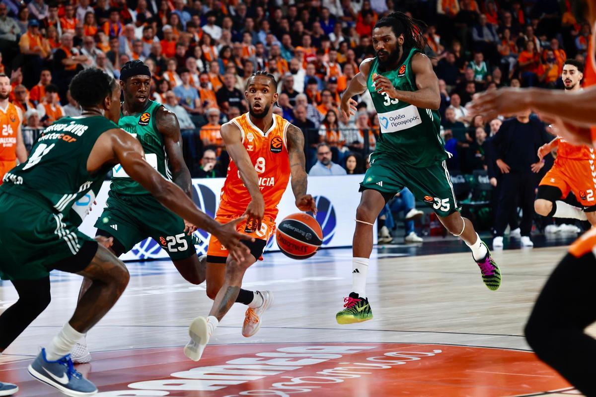 Panathinaikos sobrevive a la última posesión del Valencia Basket en el Roig Arena
