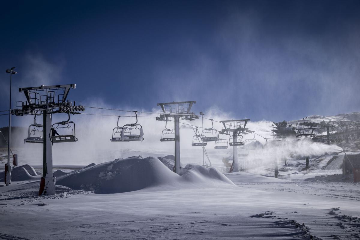 En imágenes | Inicio de la temporada invernal en las estaciones de esquí aragonesas