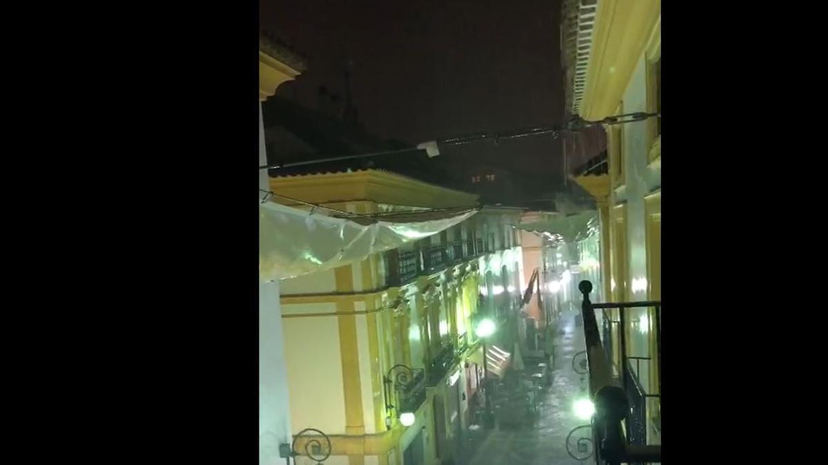 La lluvia en Lorca, desde una casa de La Corredera.