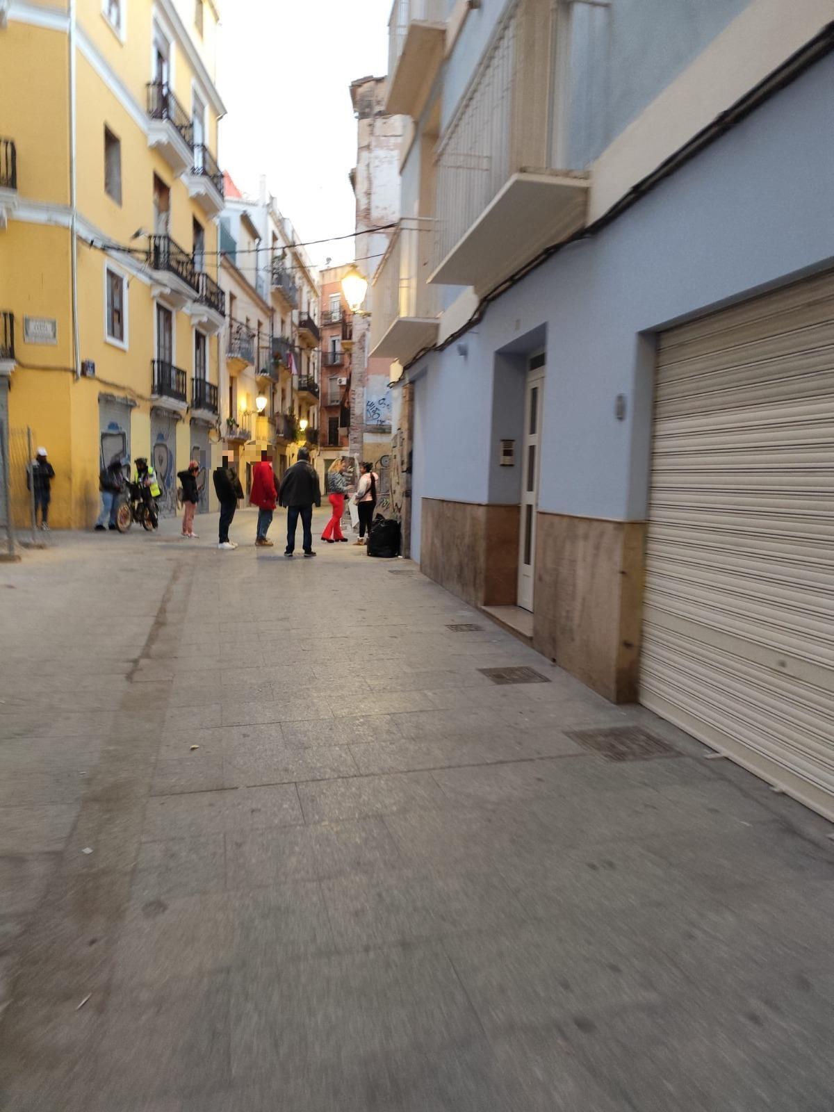 Continúa la prostitución en el barrio de Velluters.