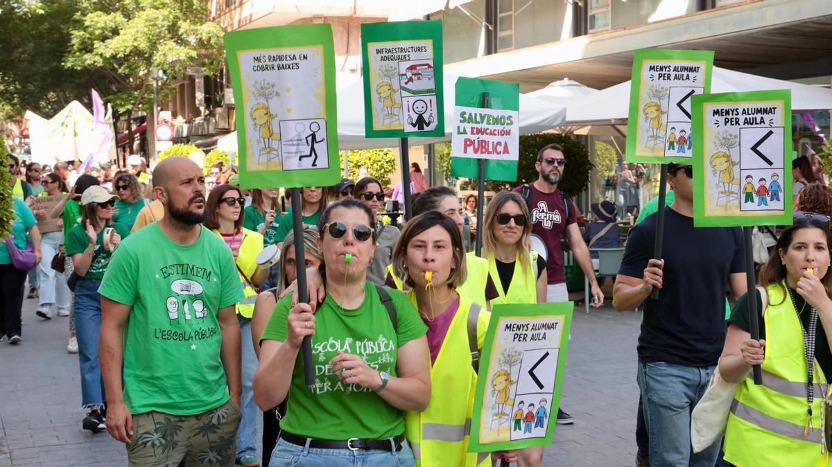 Huelga de educación: la marea verde llena las calles de San Vicente del Raspeig Huelga de educación: la marea verde llena las calles de San Vicente del Raspeig