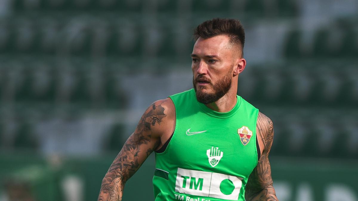 Josan, en un entrenamiento del Elche