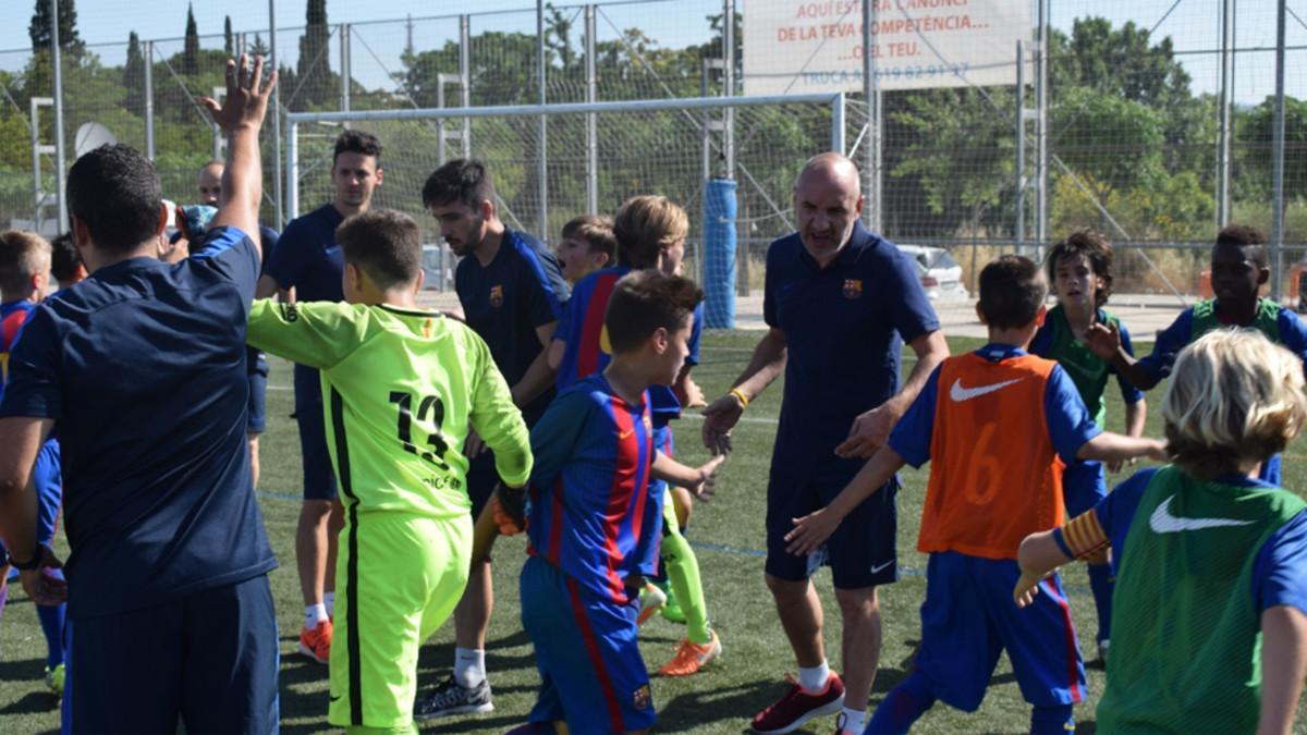 El Alevín A del Barça, antes de un partido de la Copa Catalunya