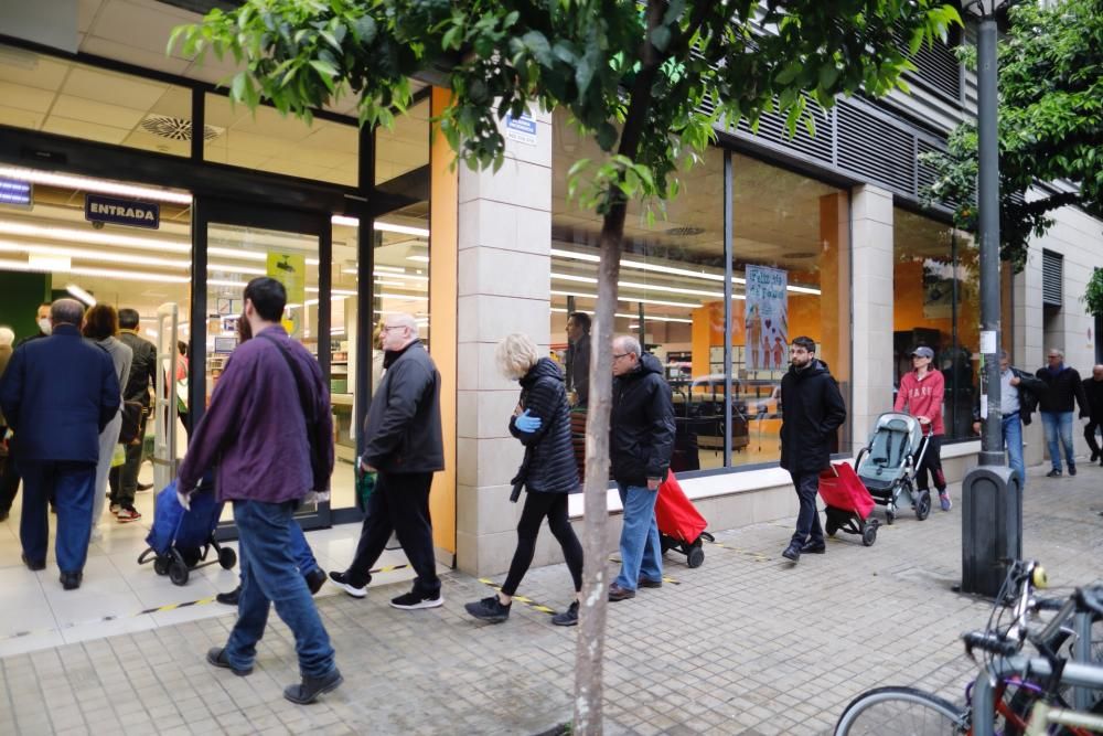 Colas en supermercados y farmacias de València por seguridad