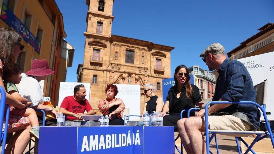 Los miembros de la candidatura de Oviedo a capitalidad cultural europea salen a la calle: «Ya hemos ganado, solo postularse dejará legado»
