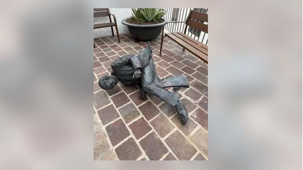 Escultura vandalizada