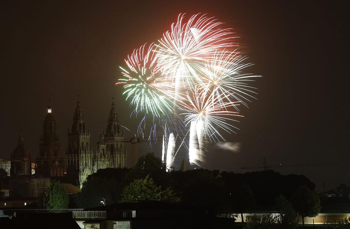 Nueva firma, misma magia: los fuegos cumplen con el Apóstol Santiago