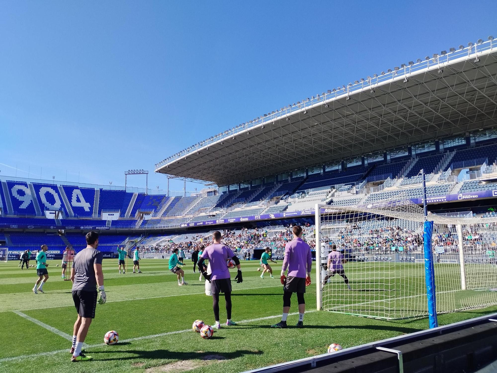 Entrenamiento de puertas abiertas del Málaga CF por la Semana Blanca