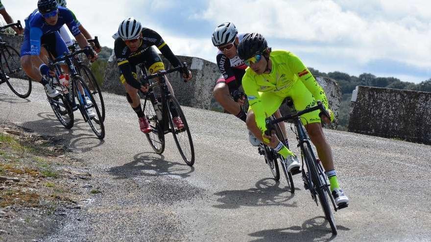 Una carrera de esta temporada con presencia del Vigo-Rías Baixas. // Ana Domínguez