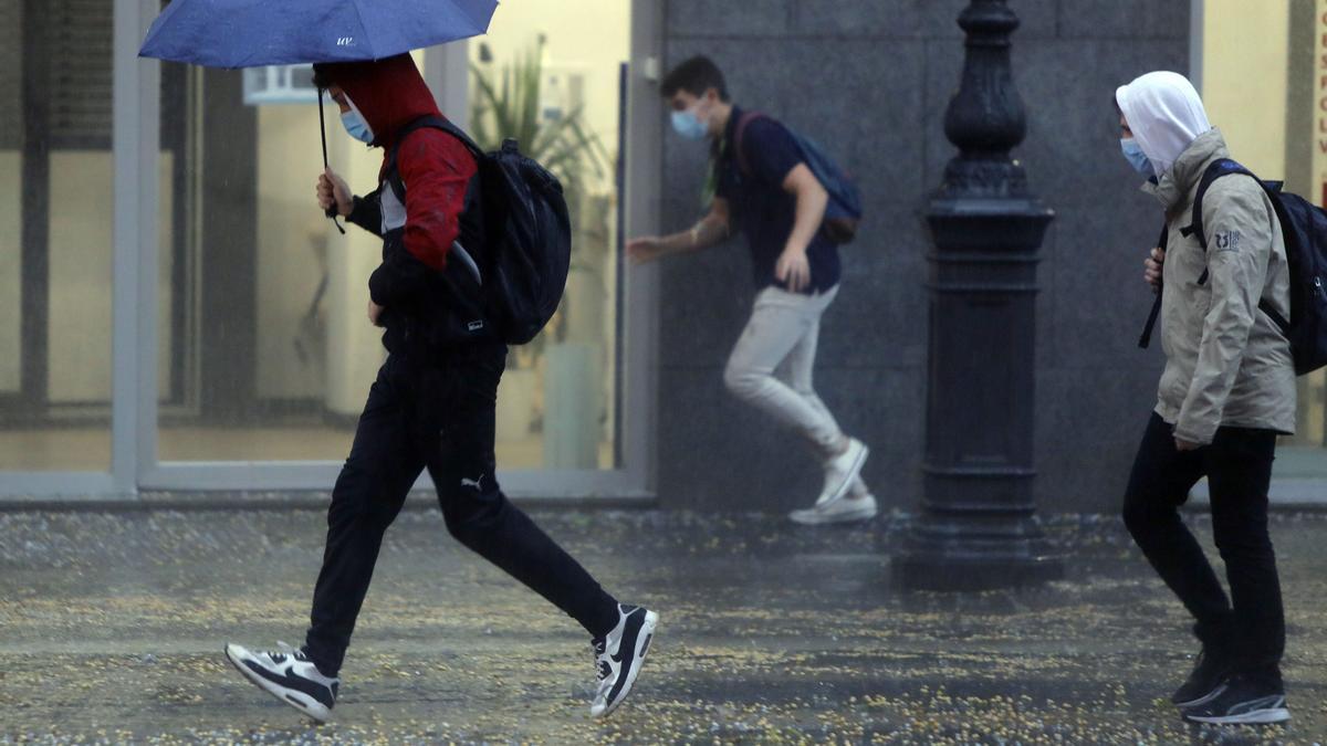 El tiempo en Valencia hoy anuncia lluvias fuertes, tormentas y granizo, según la previsión de la Aemet.