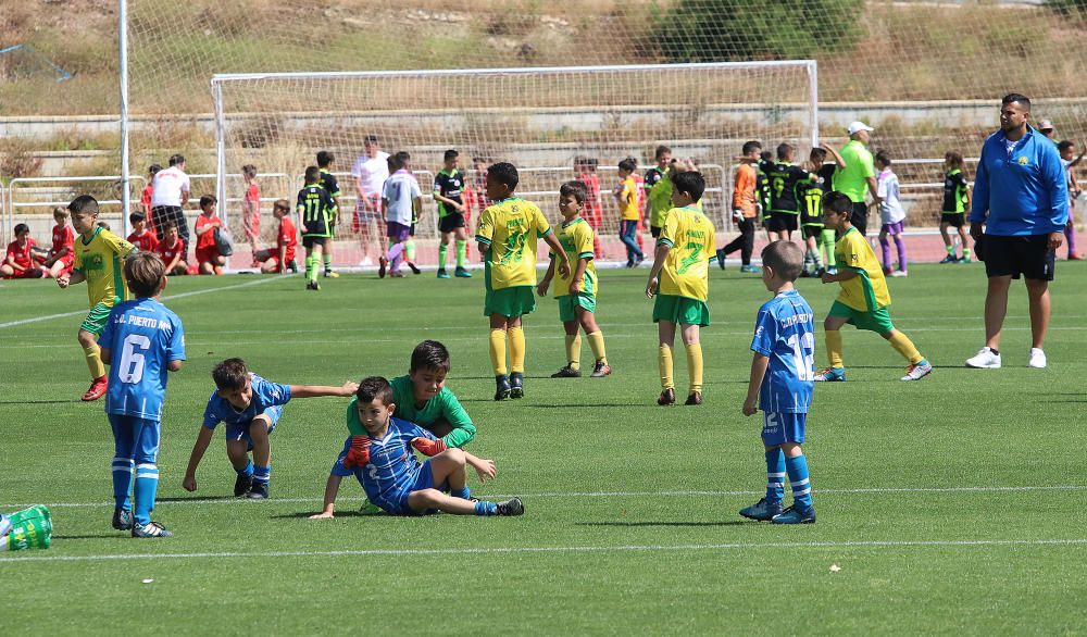 Búscate en las fotos de la VI Fiesta del Deporte de Málaga