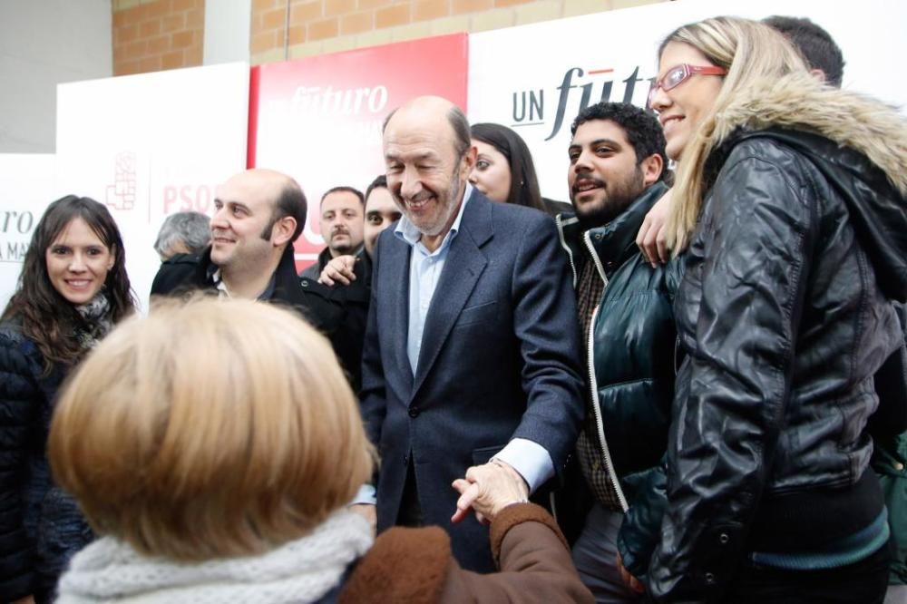 Rubalcaba en un mítin del PSOE en La Josa en 2015