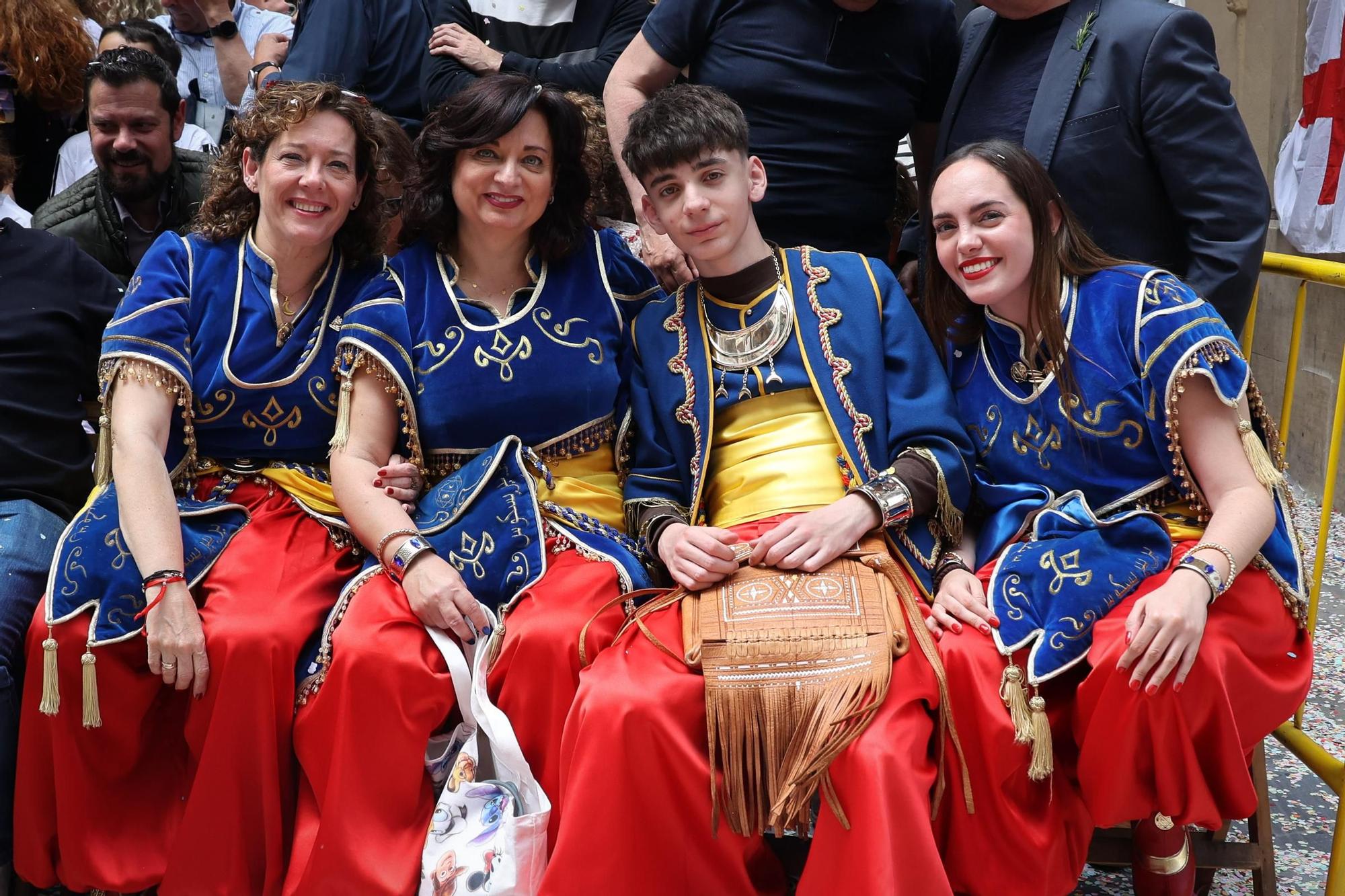Alcoy se entrega al espectáculo de las tropas cristianas