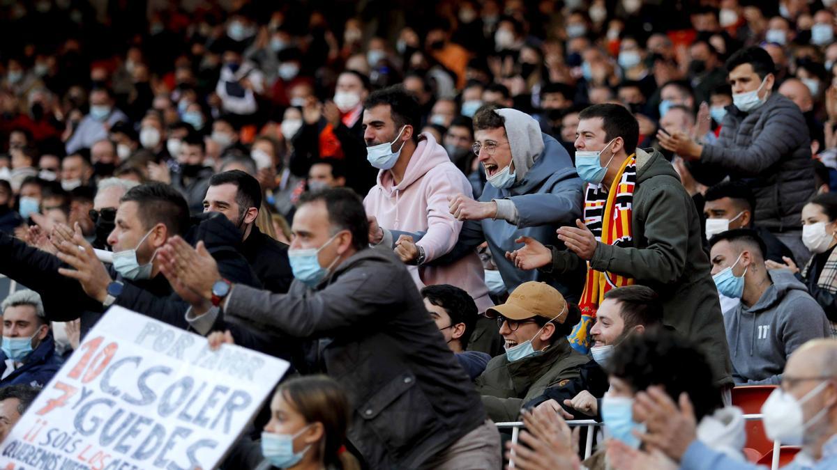 La afición valencianista, en Mestalla el pasado domingo en el partido ante la Real Sociedad