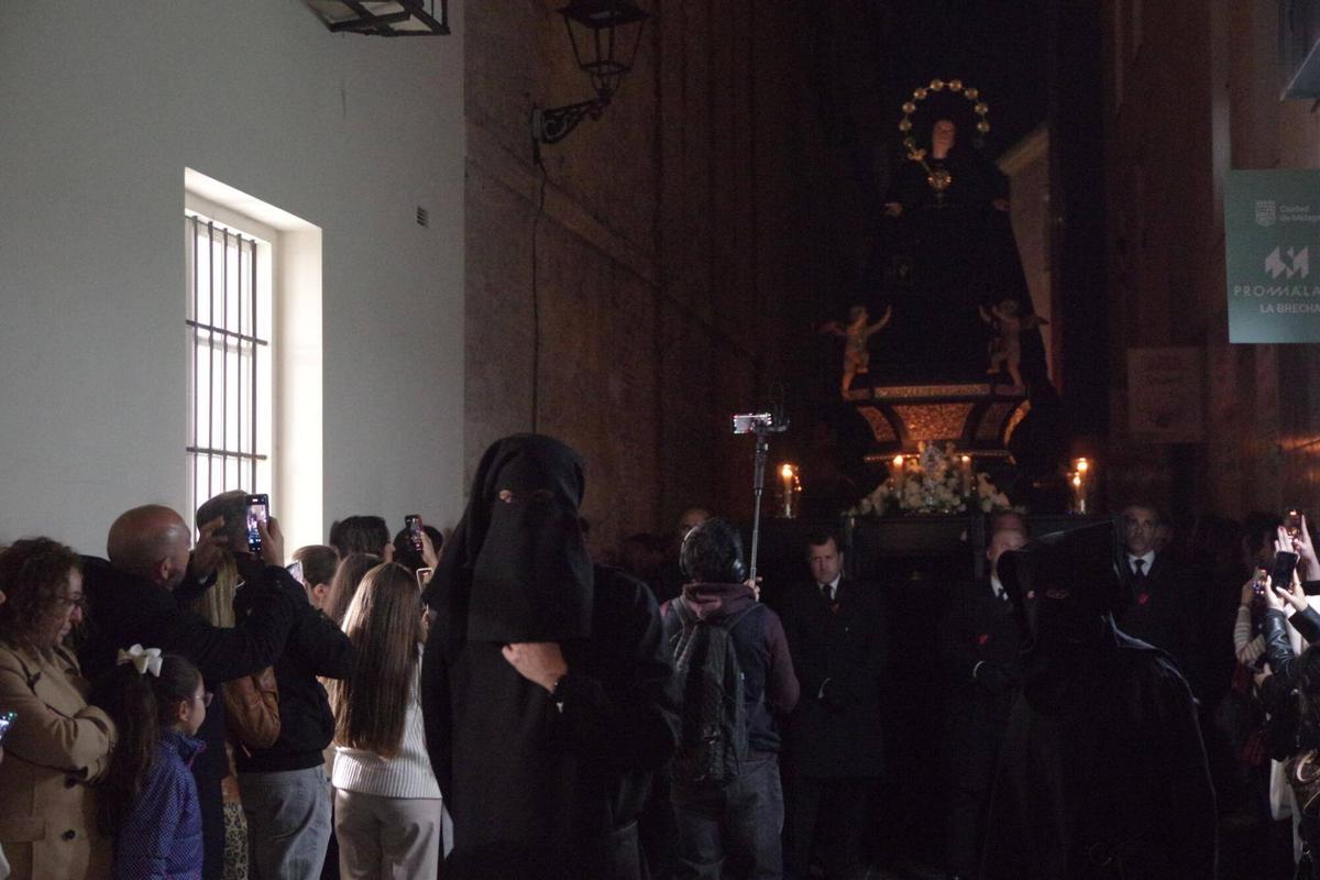 Salida procesional de Servitas este Viernes Santo de 2026.