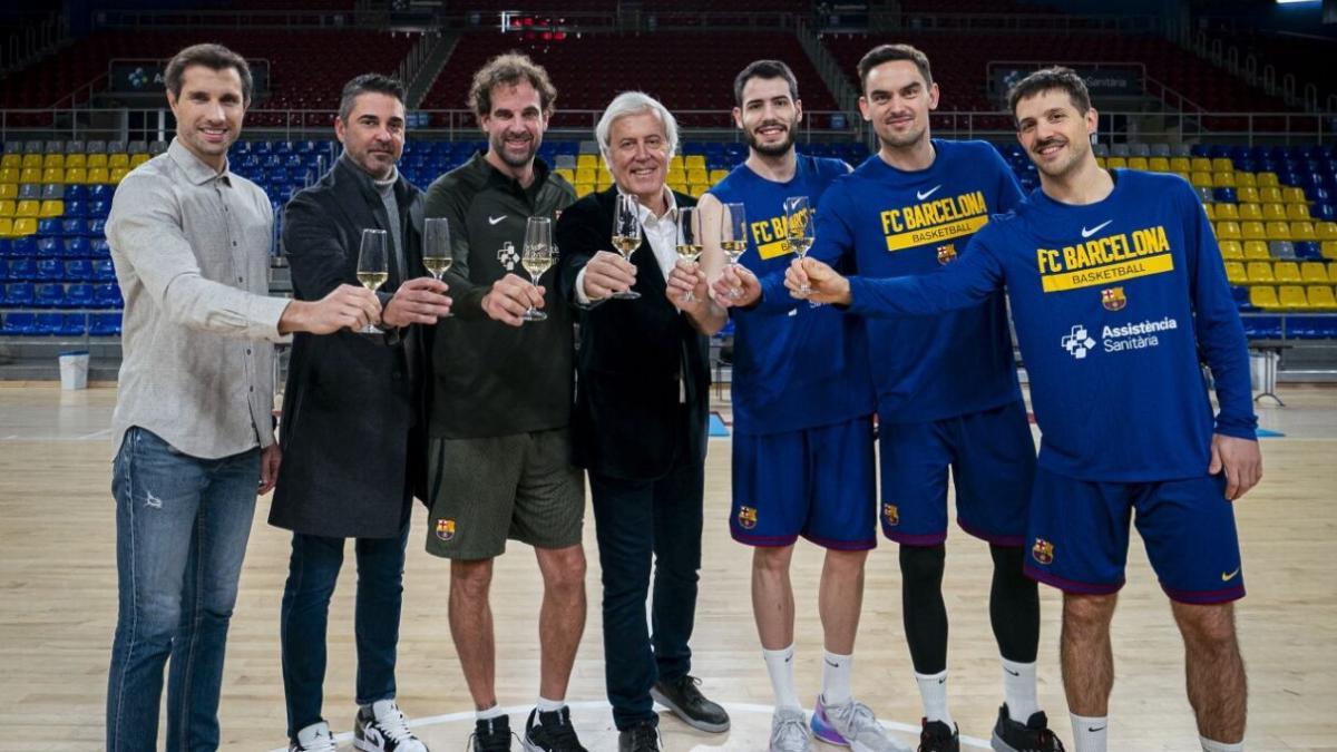 La sección de baloncesto azulgrana brinda por un 2024 lleno de éxitos