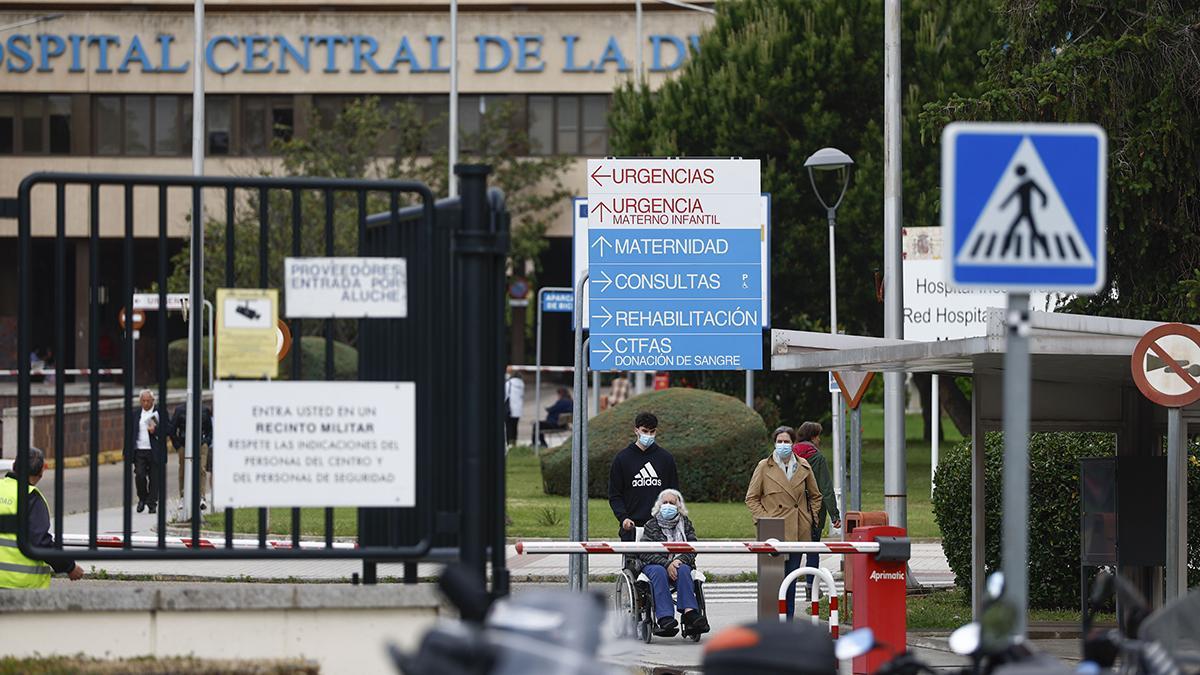 Acceso principal del Hospital Central de la Defensa Gómez Ulla.