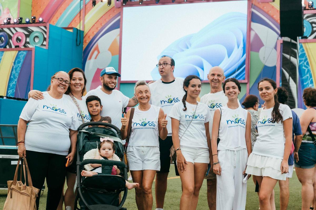 Integrantes de algunas de las asociaciones solidarias que han participado en la visita.