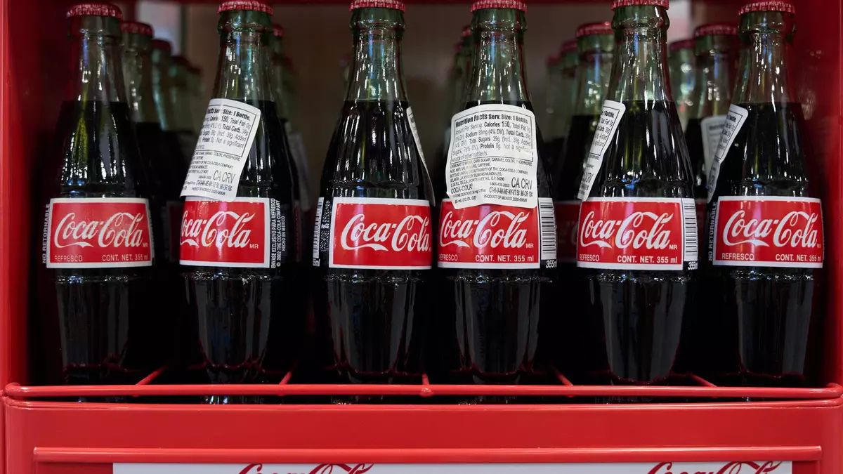 Coca-Cola anuncia el lanzamiento en EEUU del refresco con azúcar de caña que promovió Trump