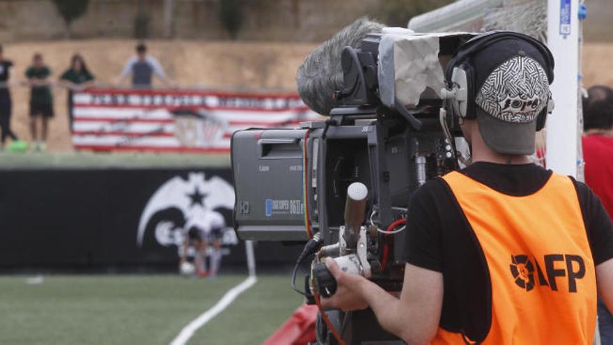 Más fútbol televisado.