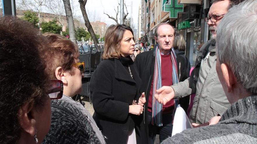 La alcaldesa ofrece a Ciudad Jardín un plan global «con medidas concretas»