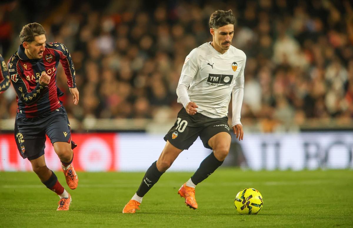 Todas las imágenes del Valencia CF - Levante UD en Mestalla