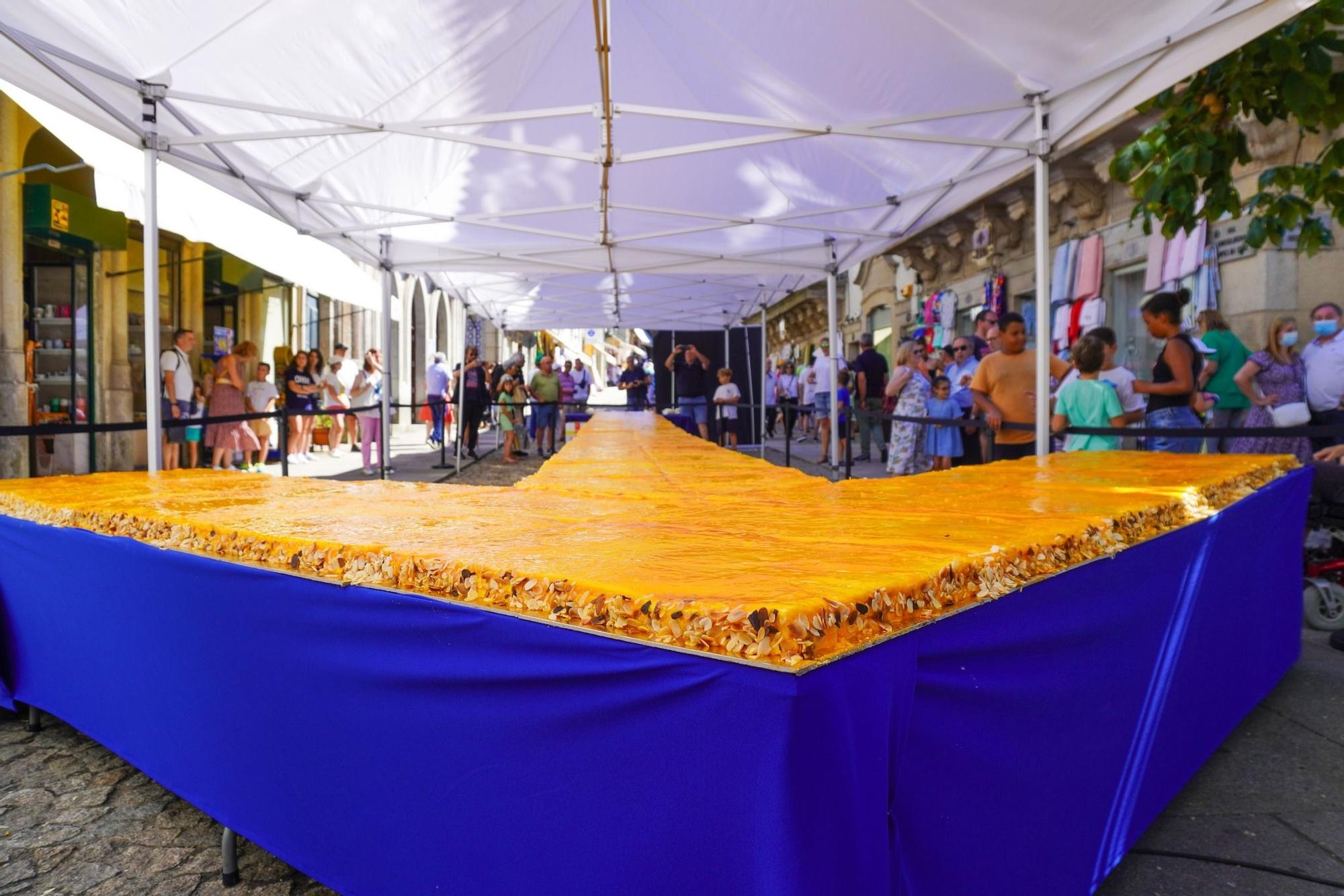 Valença crea la flecha más grande (y dulce) del Camino de Santiago