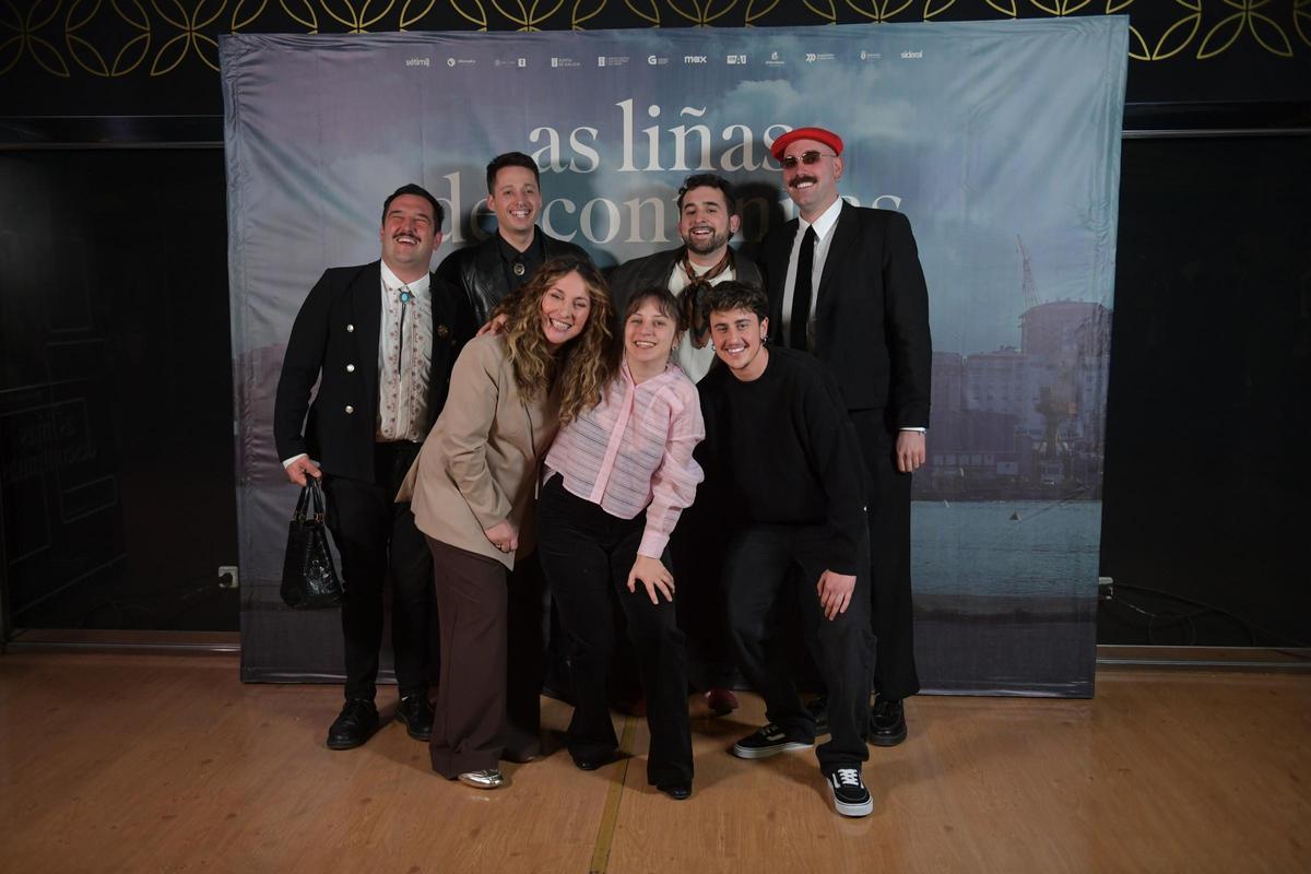 O equipo do filme "As liñas descontinuas".