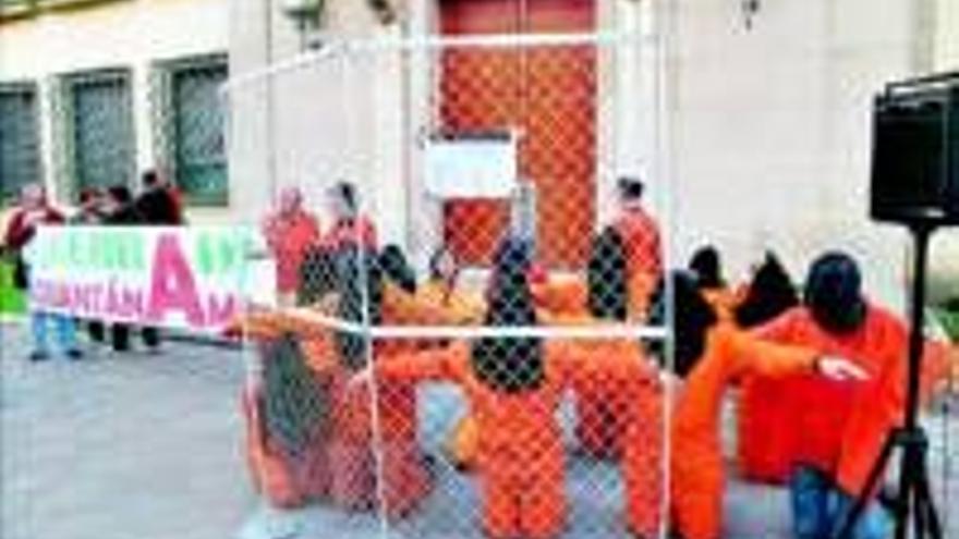 Reclaman el cierre de guantanamo