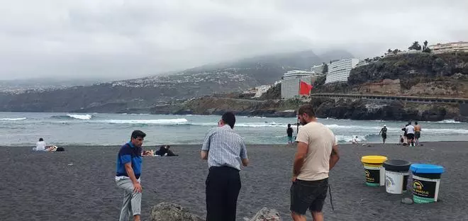 Puerto de la Cruz acondiciona la playa de Martiánez para este verano
