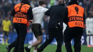 La seguridad de Wembley bloquea a los espontáneos que paralizaron la final de Champions.