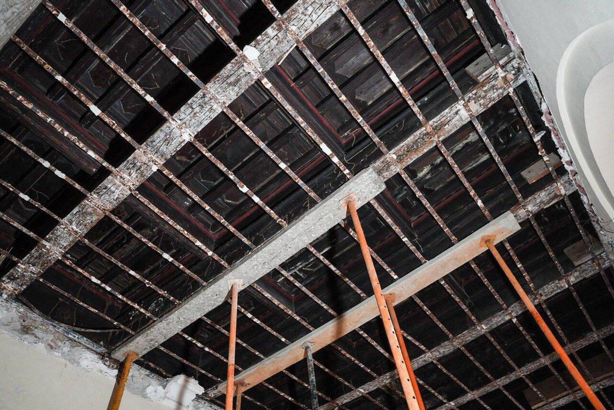 Obras de rehabilitación del edificio de la antigua Real Academia de Córdoba en la calle Ambrosio de Morales