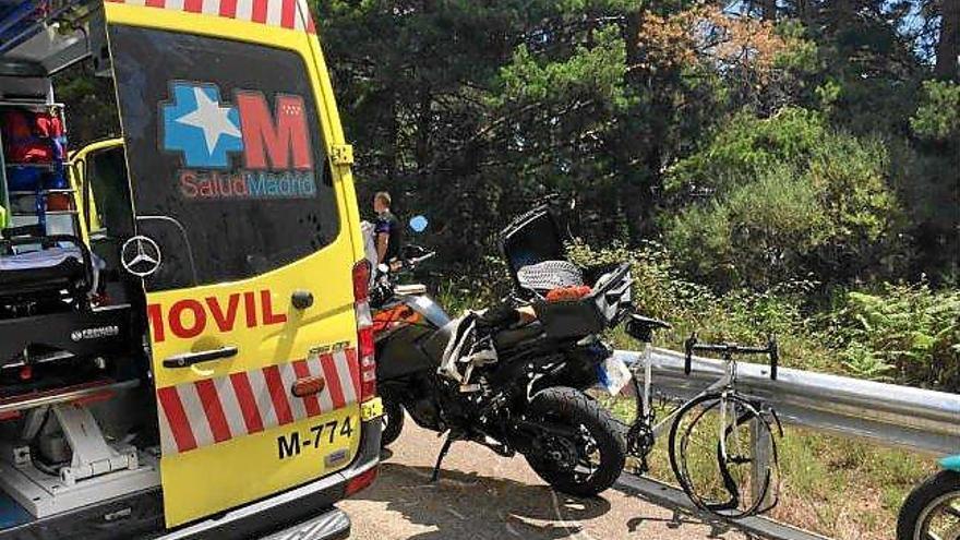 Un ciclista muere al chocar con una moto