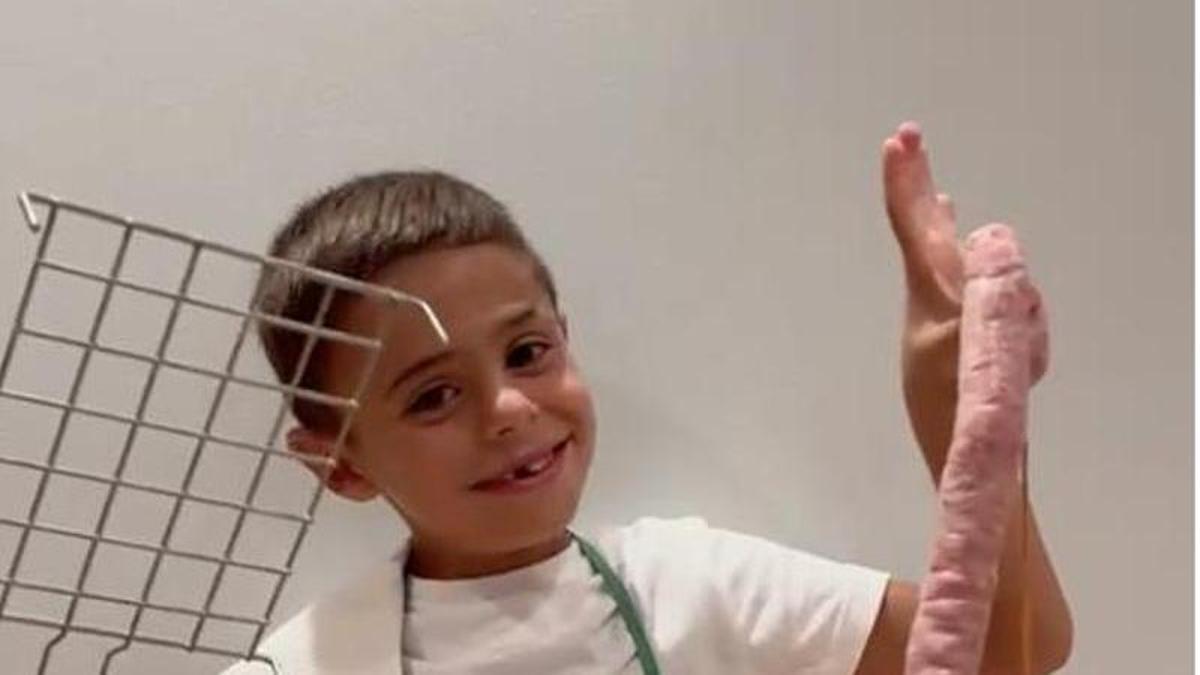 Rodrigo Cereza Lanau, primer Tastador Infantil de la historia de la Fiesta de la Longaniza de Graus.