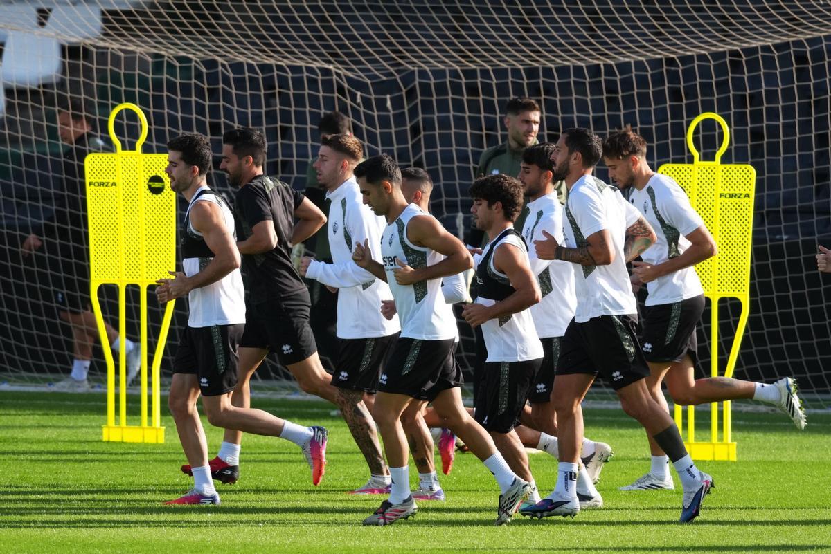 Galería | El CD Castellón entrena en el SkyFi Castalia antes de recibir al Sporting