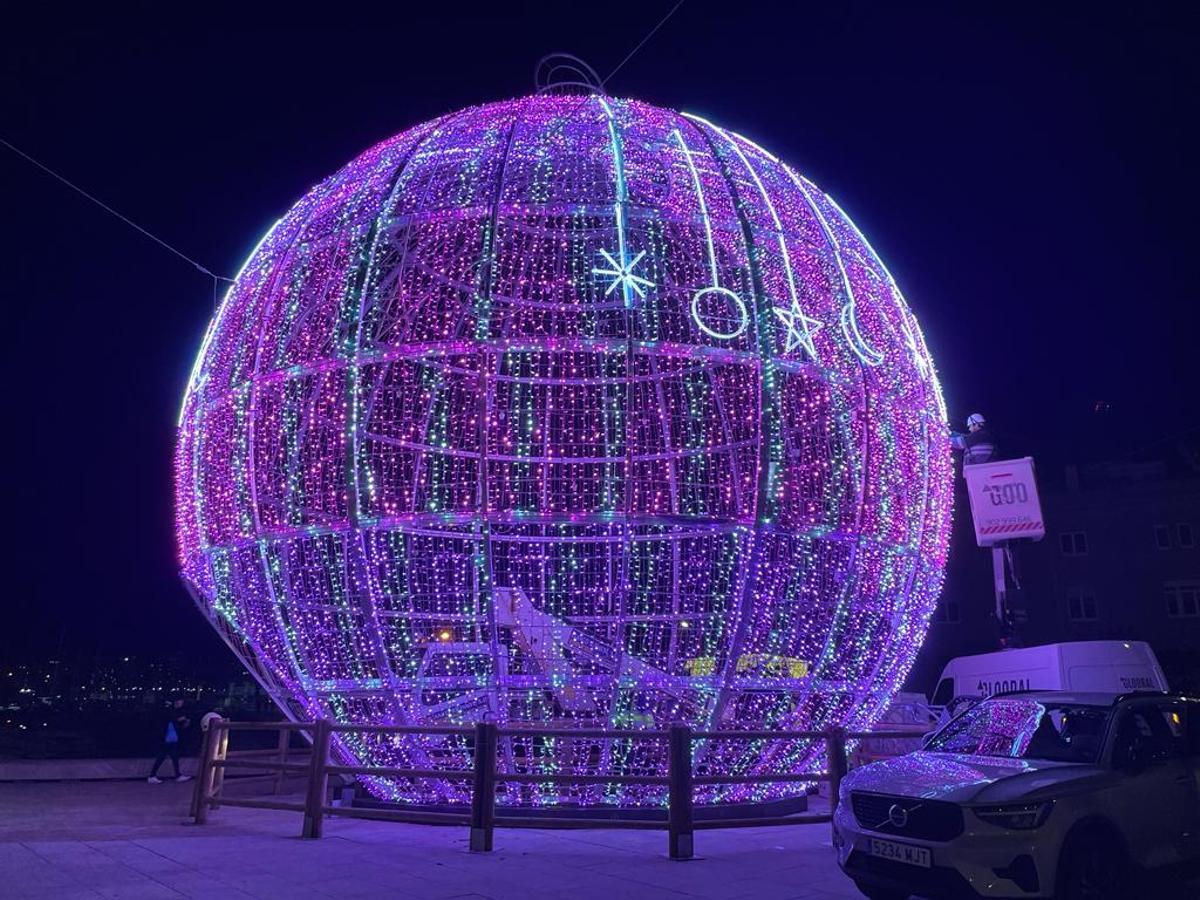 Esfera luminosa en la Marina.