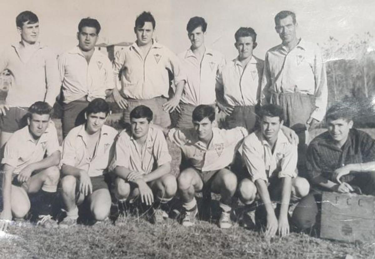 Un equip històric del CF Camallera. | EMPORDÀ
