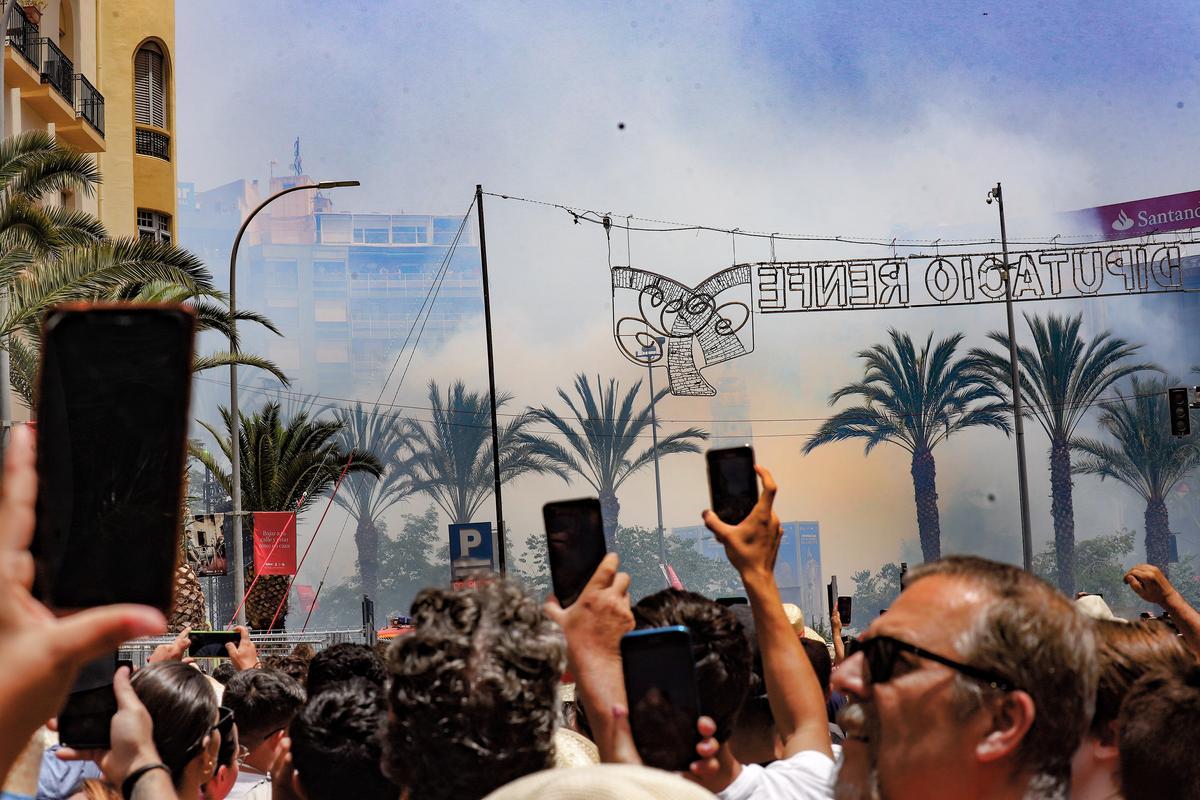 Segundo día de mascletá, pirotecnia Reyes Martí