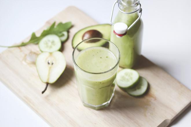 Smoothie de avena y aguacate