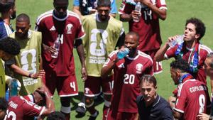 Pauses d’hidratació que americanitzen el futbol