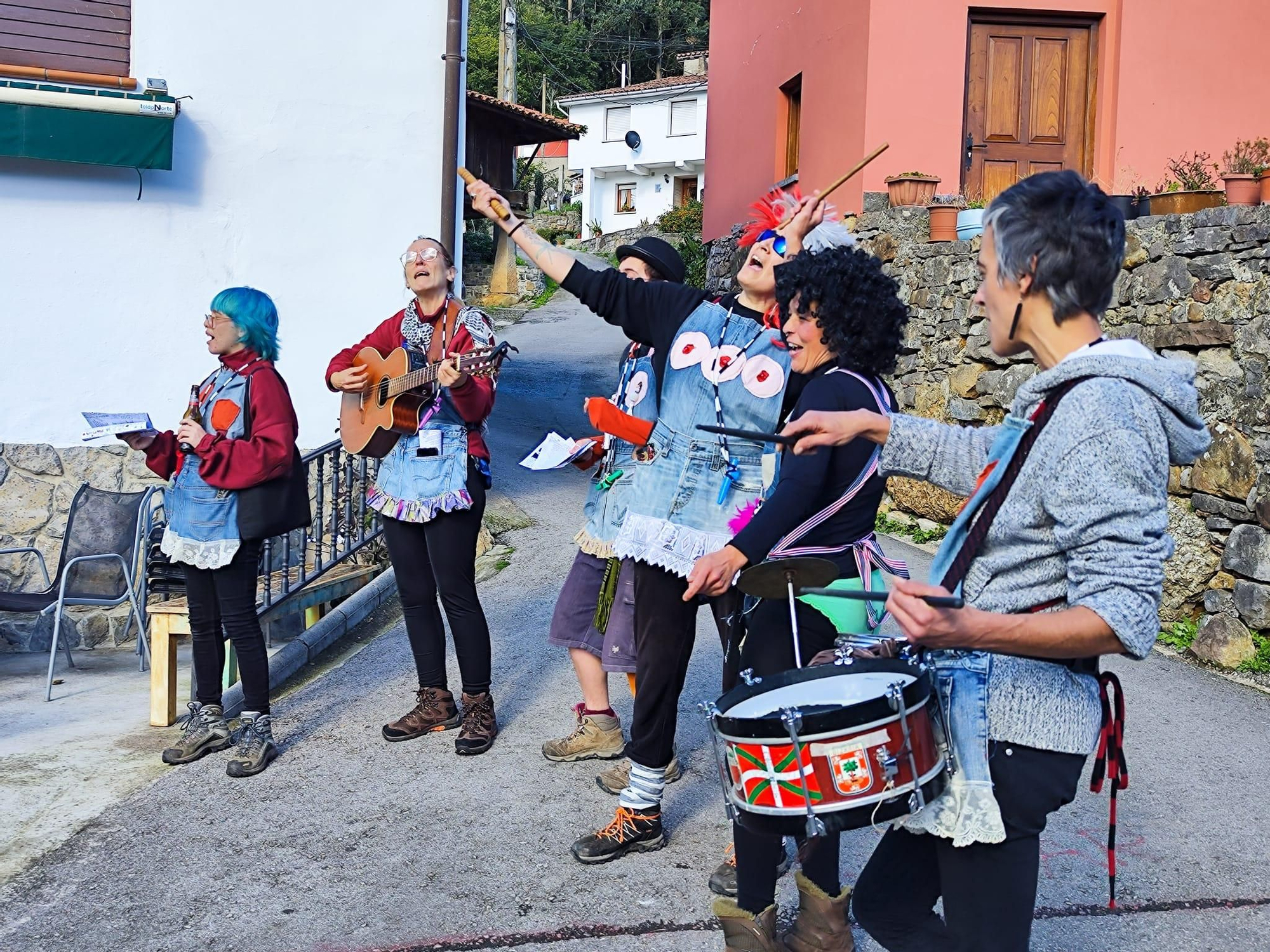 Mediu Güeyu, el festival eclético y singular que lleva la cultura a la zona rural de Villaviciosa